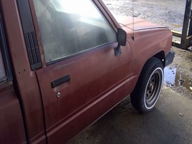 1985 TOYOTA TRUCK,RED, STD CAB, 2.4L, MT, 2WD, Z25964
